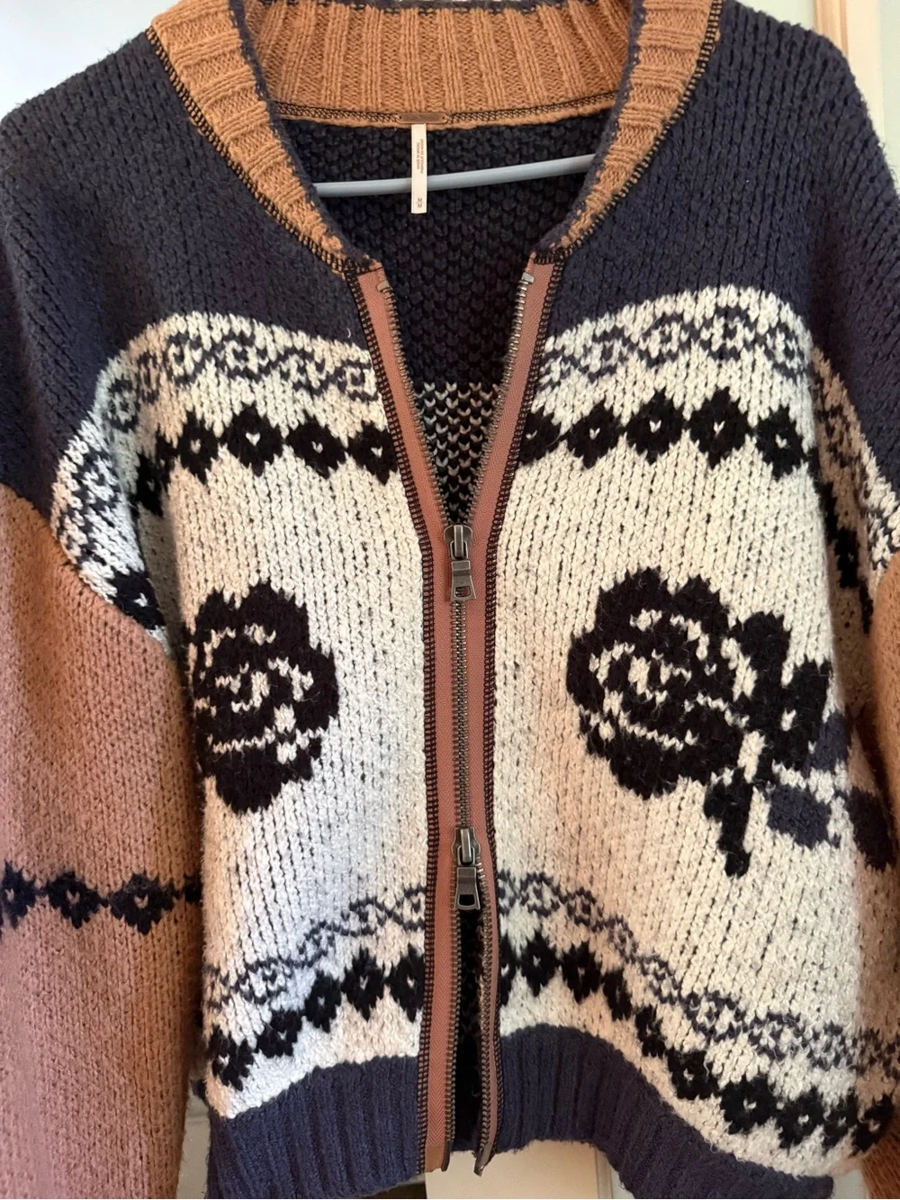 Lucky Sweater Bomber - Picture 4 of 5